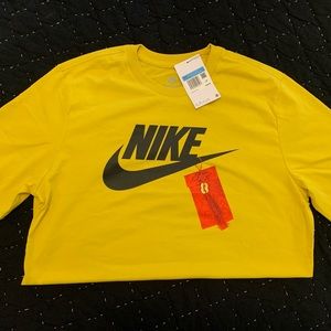 BRAND NEW MENS NIKE T SHIRT